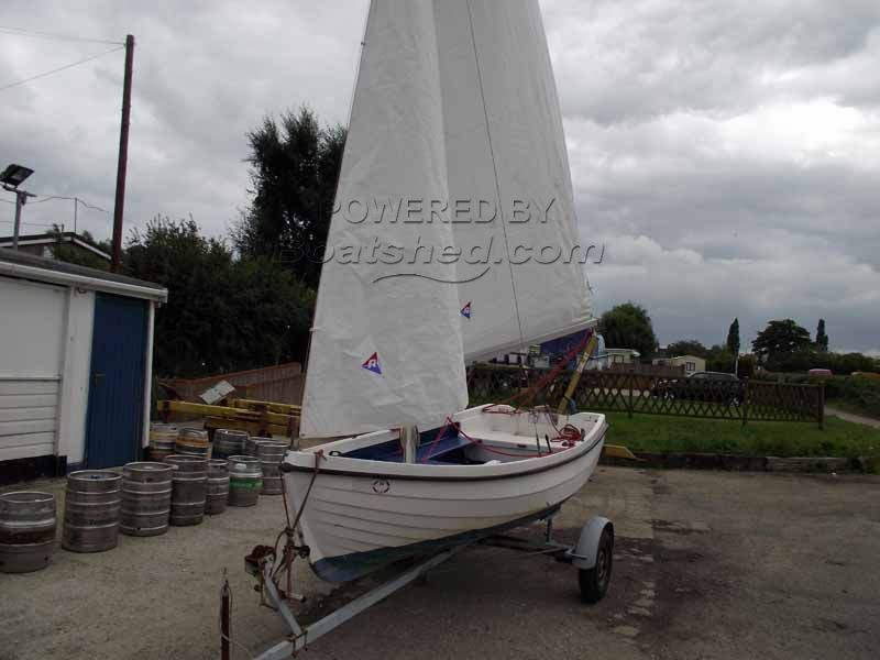 Broads Traditional Dinghy