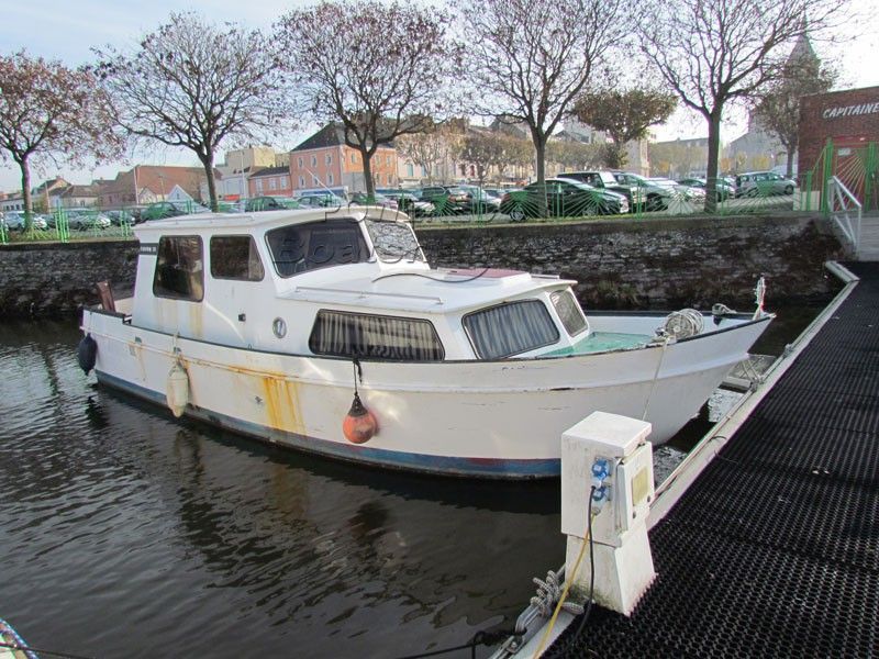 Steel 31ft Motorboat SEDAN
