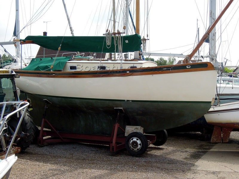 Salcombe Trader 27 (Extended Coachroof Version)