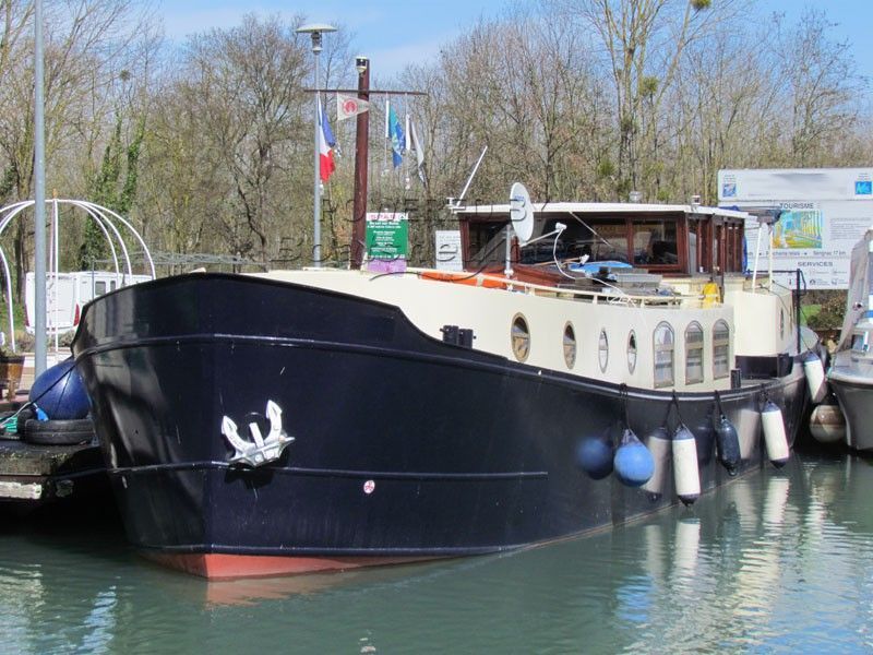 Dutch Barge Luxe Motor Canal River And Cat. C Coastal Barge