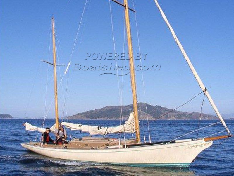 Legendary Yachts Araminta 33 Ketch Daysailer