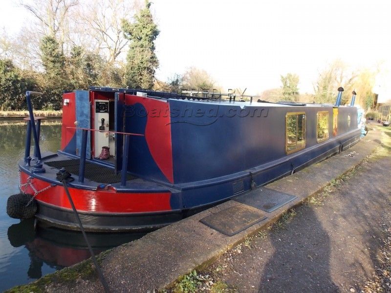 Wide Beam Houseboat 65'