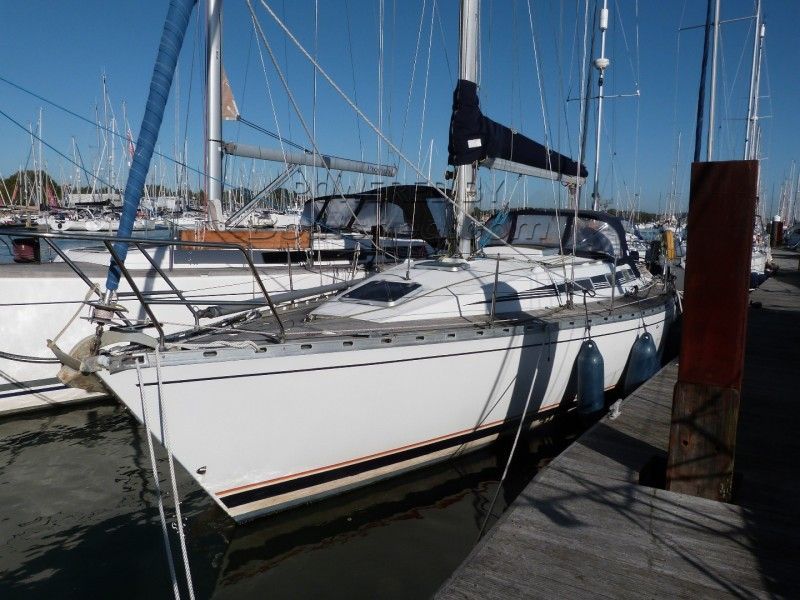 Beneteau First 375 Owners Version.