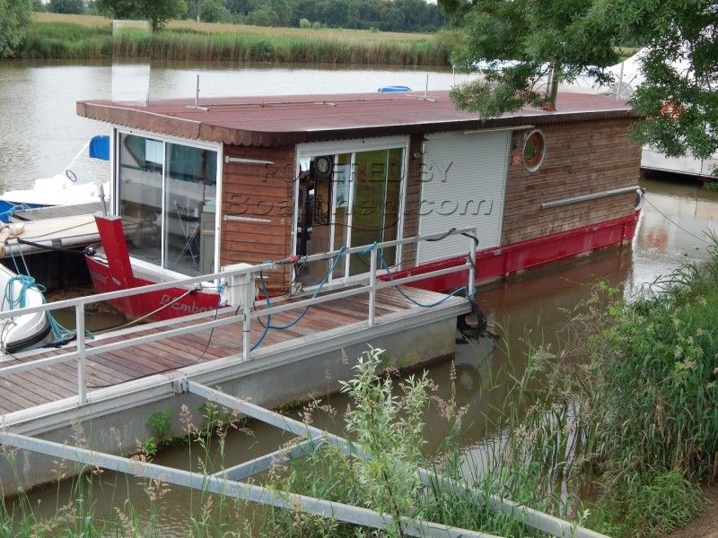 Barge Floating Restaurant & Shop