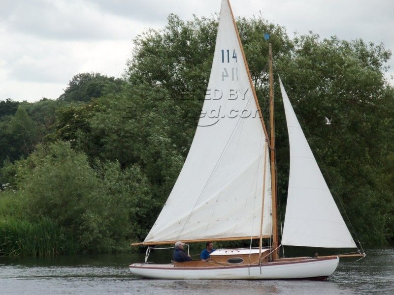 Herbert Woods Classic 24ft Sailing Yacht