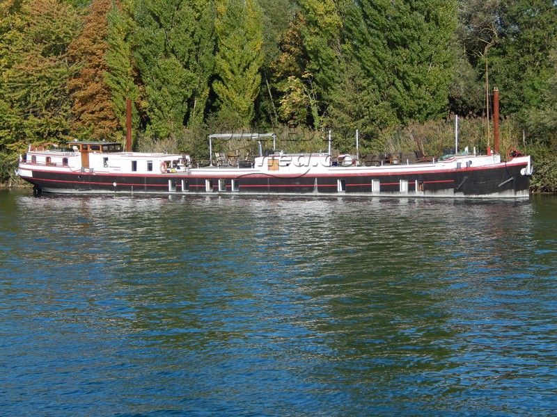 Peniche Freycinet Residential Barge