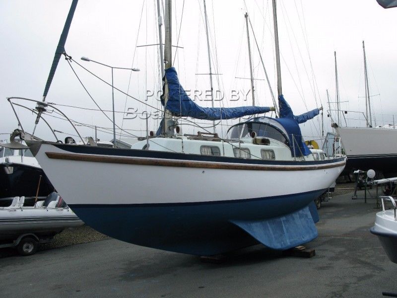 triple keel yacht for sale
