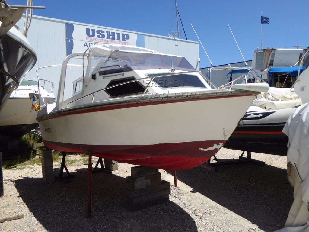 Jouandoudet Guppy 560 Cabin Cruiser With Trailer, Motor 4 Years Old 40 Hours