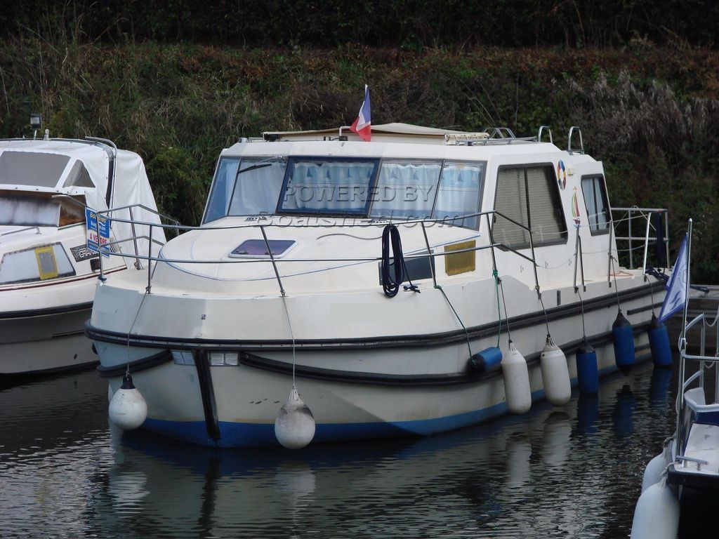 Nicols Riviera 920 Open To Offers!