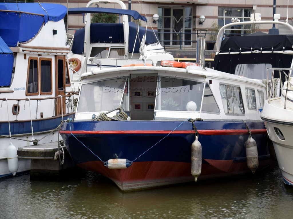 Broads Cruiser Houseboat With London Mooring