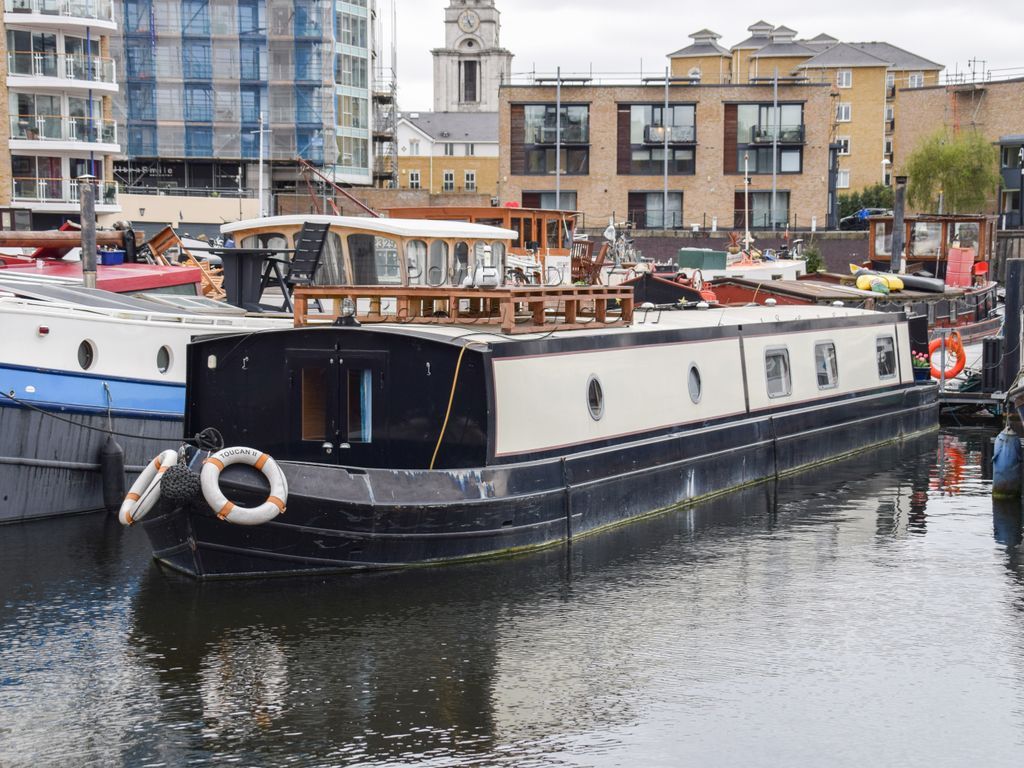 Wide Beam 60ft With London Mooring