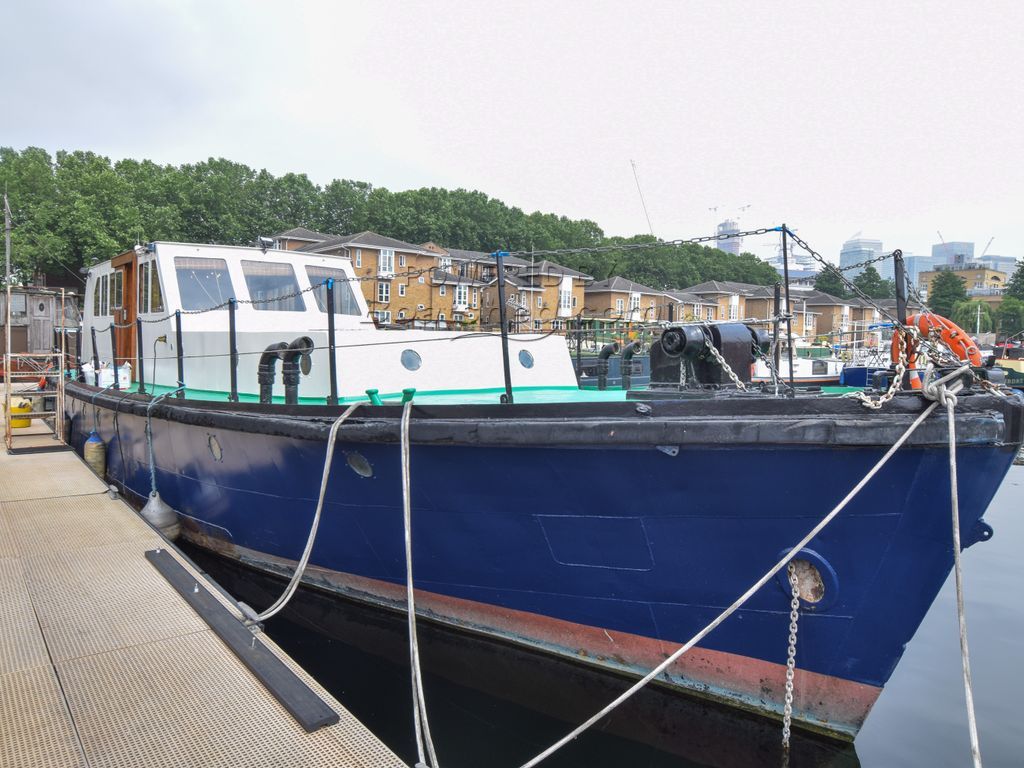 Converted Fire Boat 19m With London Mooring