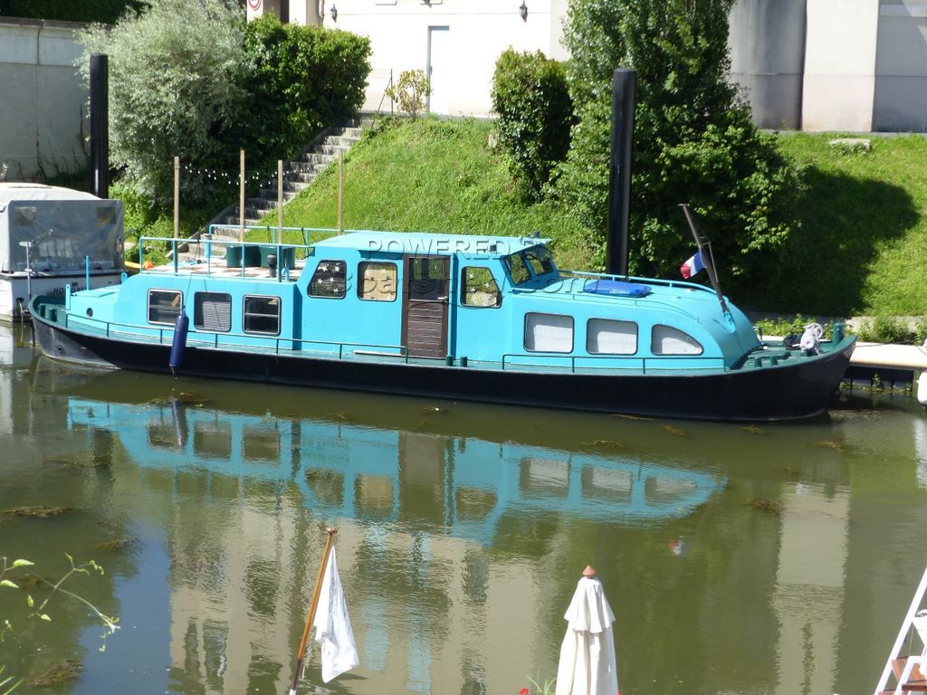Dutch Steel River Cruiser Paris Live Aboard & Cruiser