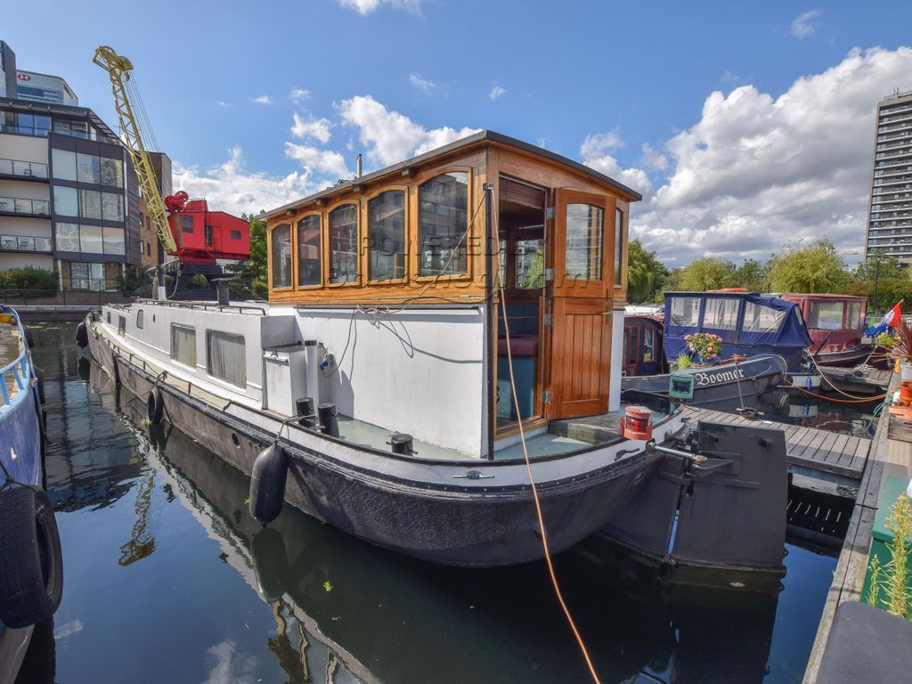 Dutch Barge 62ft With London Mooring