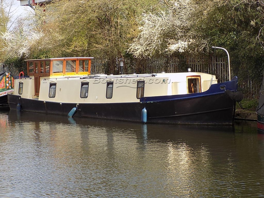Dutch Barge 55ft - With West London Mooring