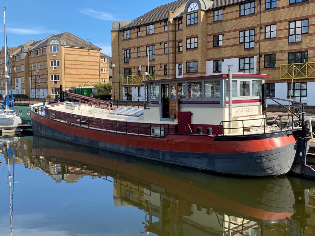 Dutch Barge 23m With London Mooring