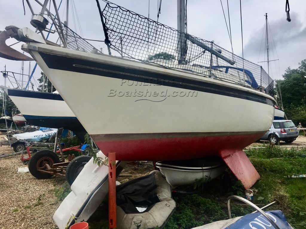 Westerly Fulmar 32 Substantial Family Cruiser