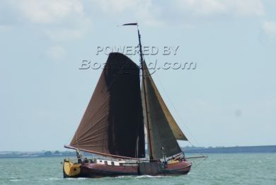 Tjalk Hollandaise (Dutch Barge)