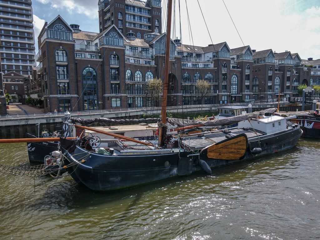 Tjalk Dutch Barge 25m