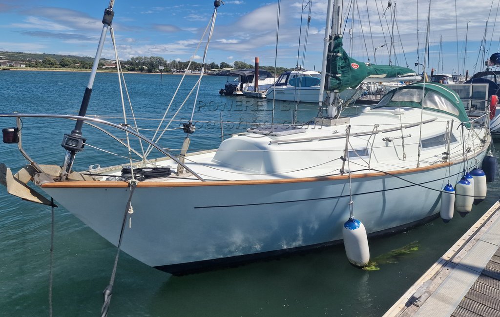 Halmatic 30 MkII Cutter Rigged Sailing Yacht