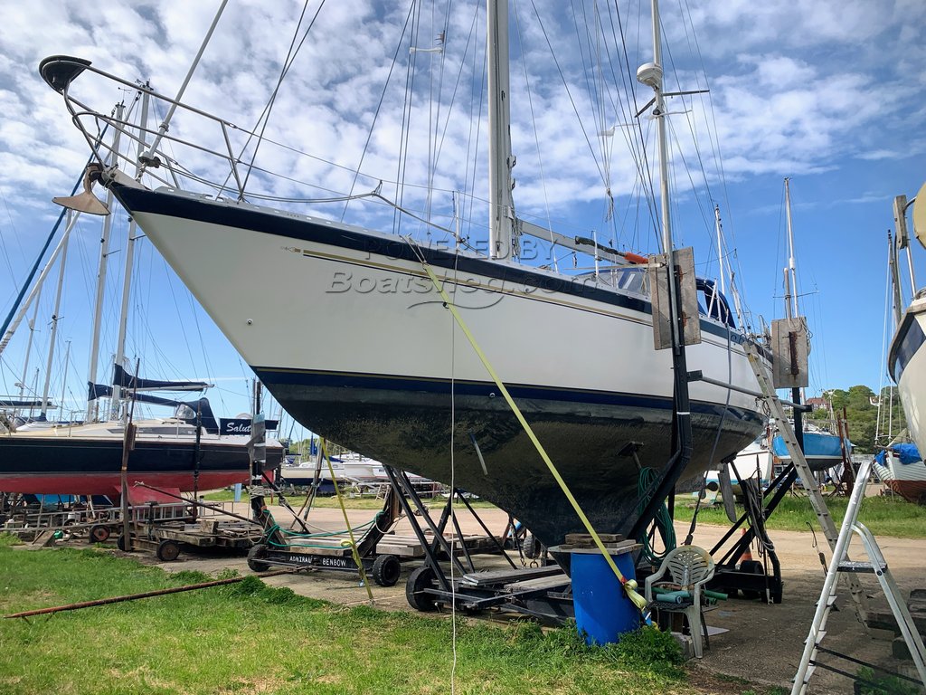 Colvic Countess 37 Owners Cabin