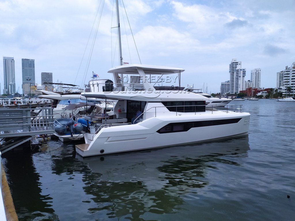Leopard 53PC Power Catamaran