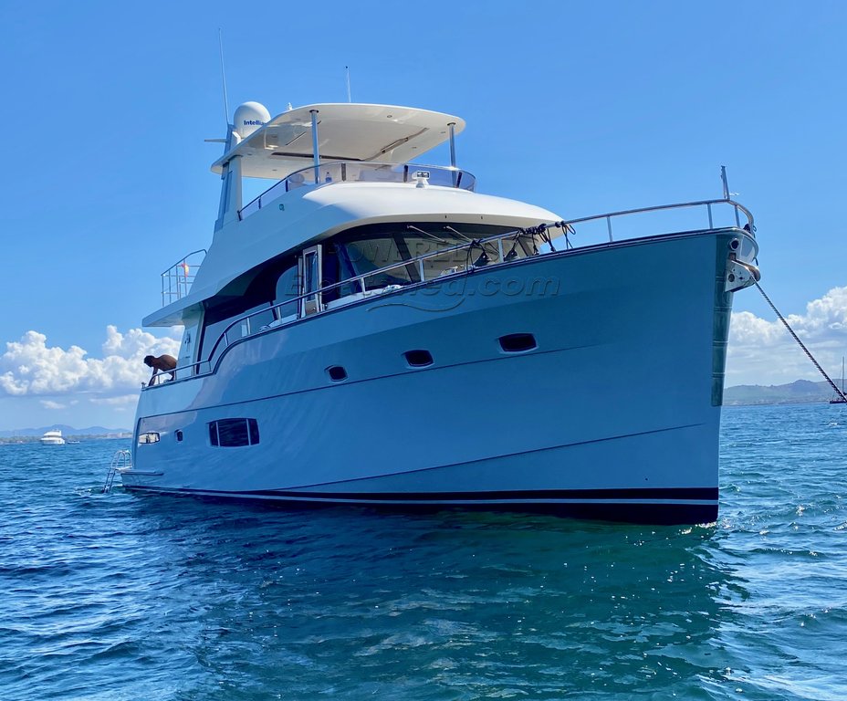 Outer Reef 620 Trident EVO Flybridge.