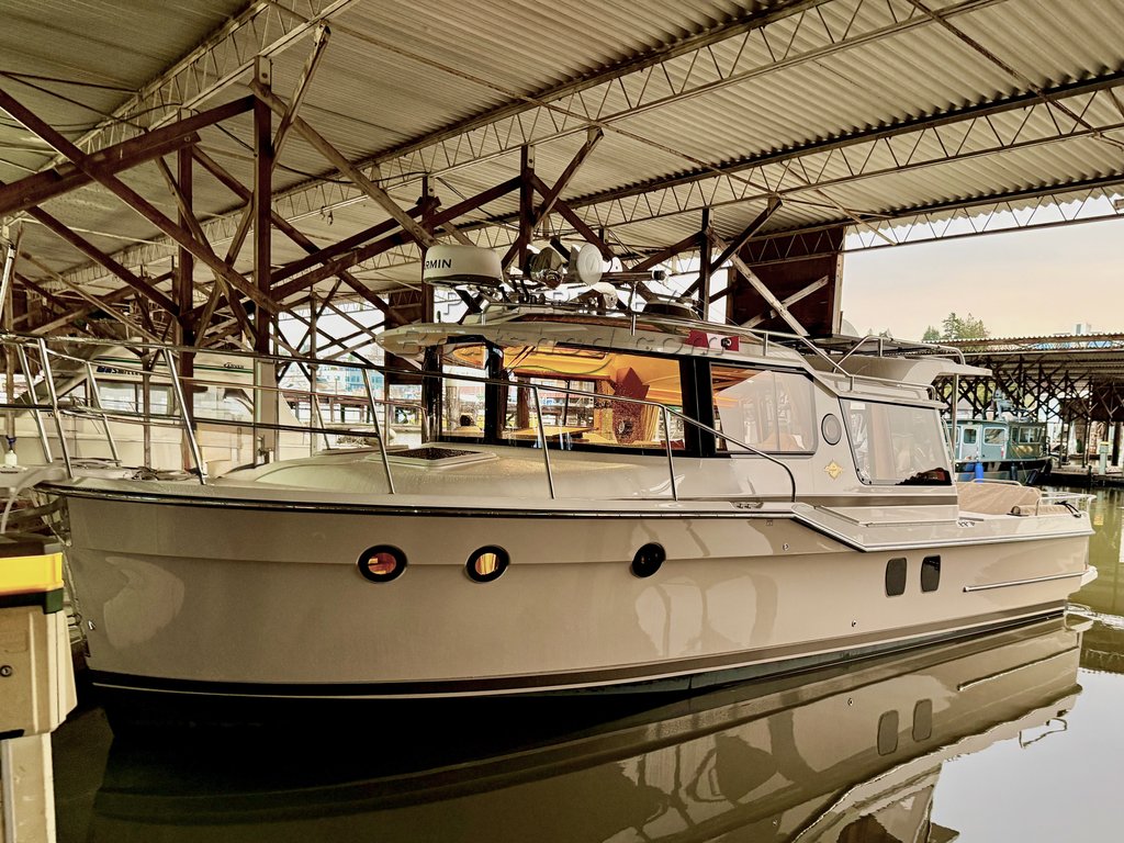 Ranger Tugs R-29S ~ Many Upgrades ~