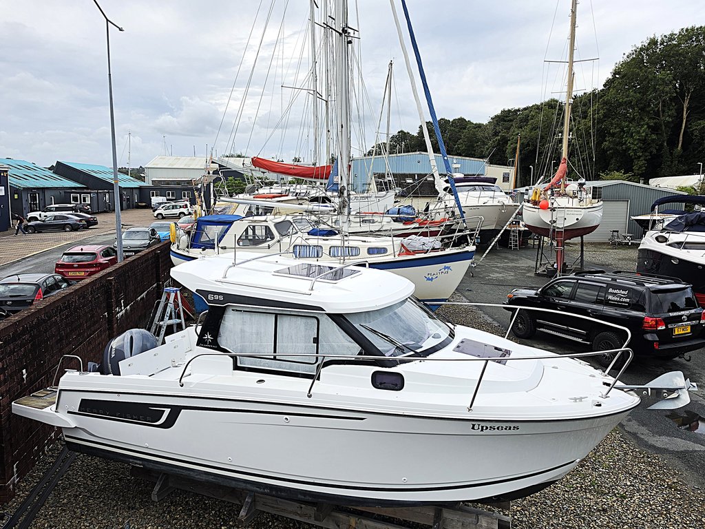 Jeanneau Merry Fisher 695