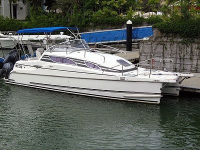 Bond Yachts MC30 Power Cat