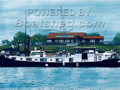 Dutch Barge Klipperaak With mooring 