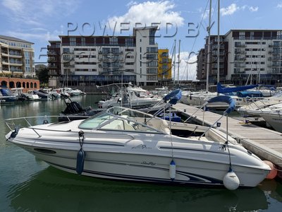 Sea Ray 215 Express Cruiser 