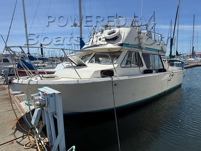 Tollycraft 26 Sedan ~ Twin Mercruiser Stern Drives