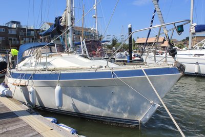 Moody 29 Bilge keel