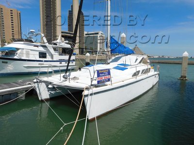 Gemini 105 MC Catamaran Coastal Cruiser