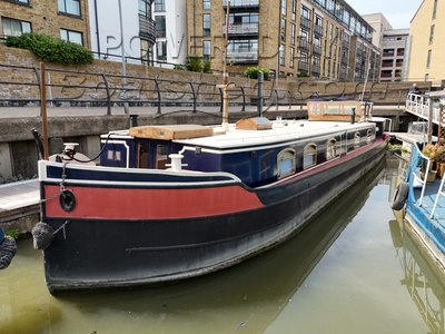Dutch Barge 18m with London Mooring