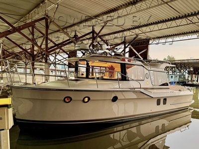 Ranger Tugs R-29S ~ Many upgrades ~