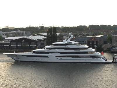 Oligarch’s $200m superyacht handed over to Ukraine
