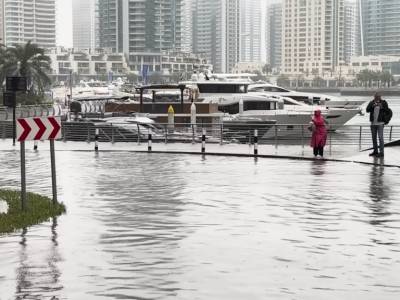 Video: Dubai marina caught in severe flooding
