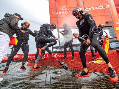 Spain stun fleet in Los Angeles to win first ever SailGP event