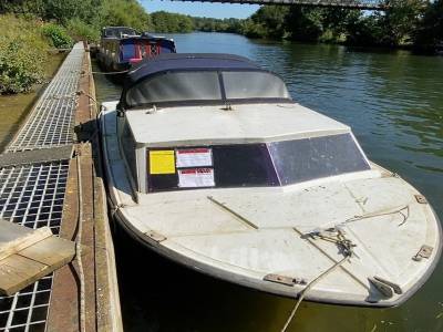 Thames ‘mystery’ boat-owner faces costs of nearly £1,400