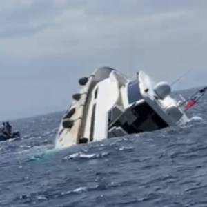 Superyacht sinks off Turkish coast