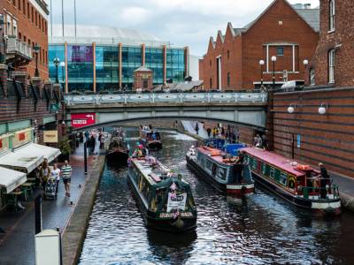Canal & River Trust warns of canal closures in annual report