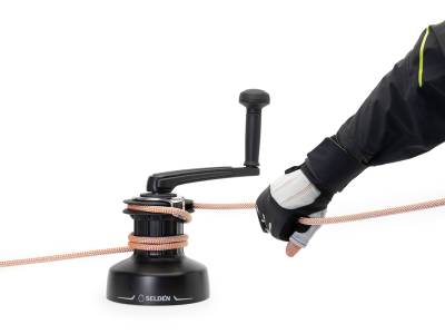 Seldén launches new range of winches and winch handles