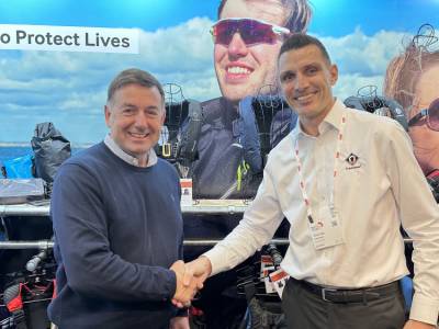 Crewsaver joins forces with sea fishing competition