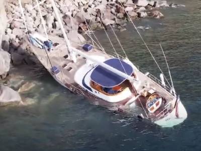 WATCH: Iconic Perini Navi yacht runs aground in Italy