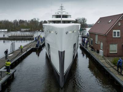 Feadship releases outside images of ‘muscular’ Project 823