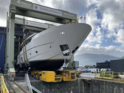 Sanlorenzo launches custom SL96A at Italian shipyard