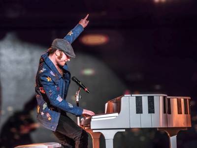 Young Elton tribute act to headline entertainment at Crick Boat Show
