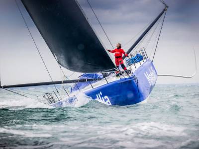 British sailor Pip Hare breaks two records in one go